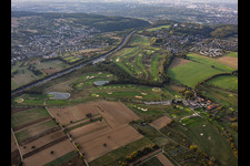 Club de golf « GOLF-absolute » à le quartier Hohenwettersbach in Karlsruhe dans le département Bade-Wurtemberg, Allemagne