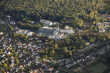 Centre hospitalier SRH de Karlsbad, vu du nord-ouest à le quartier Langensteinbach in Karlsbad dans le département Bade-Wurtemberg, Allemagne