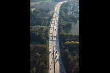 Tracé de l'autoroute A5 au niveau de l'échangeur Karlsruhe et sortie Ettlingen à le quartier Rüppurr in Karlsruhe dans le département Bade-Wurtemberg, Allemagne