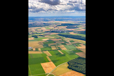 Vue aérienne de De l'ouest à le quartier Hirschfeld in Röthlein dans le département Bavière, Allemagne