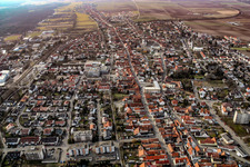 Vue aérienne de Tracé du tracé de la Rheinstrasse à Kandel dans le département Rhénanie-Palatinat, Allemagne