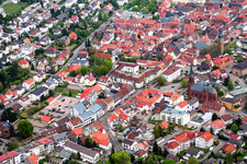 Vue aérienne de Weinstr à Bad Bergzabern dans le département Rhénanie-Palatinat, Allemagne