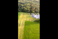 Vue aérienne de Aérodrome de planeurs à le quartier Vielbrunn in Michelstadt dans le département Hesse, Allemagne