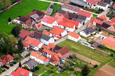 Oberhausen dans le département Rhénanie-Palatinat, Allemagne du point de vue du drone