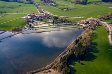 Vue aérienne de Zellsee à le quartier Paterzell in Wessobrunn dans le département Bavière, Allemagne