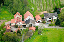 Winden dans le département Rhénanie-Palatinat, Allemagne vu d'un drone