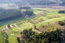 Terrains de golf Golf Club Tutzing à le quartier Traubing in Tutzing dans le département Bavière, Allemagne d'en haut
