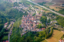 Neuleiningen dans le département Rhénanie-Palatinat, Allemagne vu d'un drone