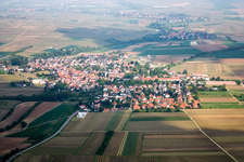 Kleinkarlbach dans le département Rhénanie-Palatinat, Allemagne depuis l'avion