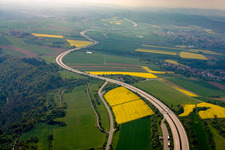 Vue aérienne de Tracé autoroutier du BAB A6 à le quartier Nackterhof in Hettenleidelheim dans le département Rhénanie-Palatinat, Allemagne