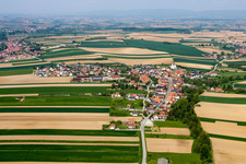Vue aérienne de Hatten dans le département Bas Rhin, France