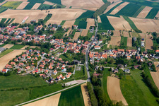 Vue aérienne de Wintzenbach dans le département Bas Rhin, France