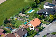 Berg dans le département Rhénanie-Palatinat, Allemagne vu d'un drone