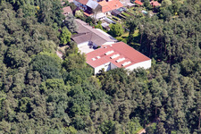 Vue aérienne de Paulat Kunststoff GmbH à Hatzenbühl dans le département Rhénanie-Palatinat, Allemagne
