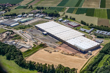 Enregistrement par drone de Nouveau centre logistique à Horstring à le quartier Minderslachen in Kandel dans le département Rhénanie-Palatinat, Allemagne