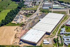 Nouveau centre logistique à Horstring à le quartier Minderslachen in Kandel dans le département Rhénanie-Palatinat, Allemagne vu d'un drone