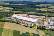 Vue aérienne de Centre logistique de Zufall à le quartier Minderslachen in Kandel dans le département Rhénanie-Palatinat, Allemagne