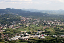 Vue aérienne de Zone industrielle et commerciale LUK GmbH à Sasbach dans le département Bade-Wurtemberg, Allemagne