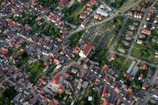 Vue aérienne de Vue des rues et des maisons dans les quartiers résidentiels à le quartier Urloffen in Appenweier dans le département Bade-Wurtemberg, Allemagne