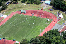 Vue aérienne de Événement d'athlétisme au Bienwaldstadion à Kandel dans le département Rhénanie-Palatinat, Allemagne