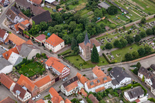 Vue aérienne de Cimetière à Winden dans le département Rhénanie-Palatinat, Allemagne