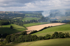 Vue aérienne de Berry Pomeroy dans le département Angleterre, Grande Bretagne