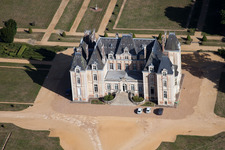 Vue aérienne de Château de la Pierre, Coudrecieux, Sarthe, FR à Coudrecieux dans le département Sarthe, France