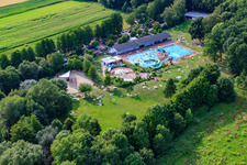 Vue aérienne de Piscine forestière à Kandel dans le département Rhénanie-Palatinat, Allemagne