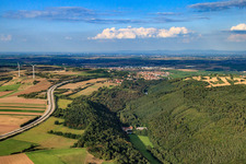 Vue aérienne de Tracé de l'autoroute A6 à Neuleiningen dans le département Rhénanie-Palatinat, Allemagne