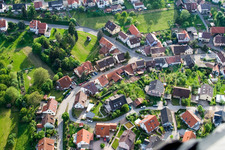 Vue d'oiseau de Quartier Gräfenhausen in Birkenfeld dans le département Bade-Wurtemberg, Allemagne