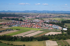 Vue aérienne de Vue locale des rues et maisons de Kuhardt à Kuhardt dans le département Rhénanie-Palatinat, Allemagne