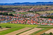Vue d'oiseau de Kuhardt dans le département Rhénanie-Palatinat, Allemagne
