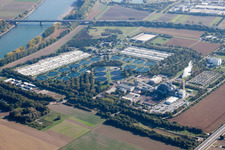 Vue aérienne de Bassins de station d'épuration et étapes de nettoyage pour le traitement des eaux usées Station d'épuration BASF sur le Rhin (Palatinat) à le quartier Mörsch in Frankenthal dans le département Rhénanie-Palatinat, Allemagne