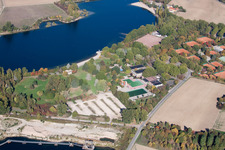 Vue aérienne de Piscine extérieure à Willersinn. BASF Tennis Club eV à le quartier Oppau in Ludwigshafen am Rhein dans le département Rhénanie-Palatinat, Allemagne