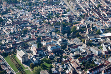 Vue aérienne de A la piscine aux grenouilles à le quartier Oggersheim in Ludwigshafen am Rhein dans le département Rhénanie-Palatinat, Allemagne
