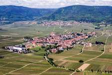 Vue aérienne de Quartier Rhodt in Rhodt unter Rietburg dans le département Rhénanie-Palatinat, Allemagne