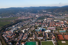 Vue aérienne de Quartier d'Ungstein à le quartier Pfeffingen in Bad Dürkheim dans le département Rhénanie-Palatinat, Allemagne
