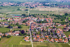 Edesheim dans le département Rhénanie-Palatinat, Allemagne vue d'en haut