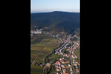Vue oblique de Quartier Gimmeldingen in Neustadt an der Weinstraße dans le département Rhénanie-Palatinat, Allemagne