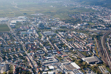 Vue d'oiseau de Neustadt an der Weinstraße dans le département Rhénanie-Palatinat, Allemagne