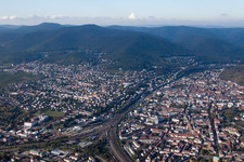 Neustadt an der Weinstraße dans le département Rhénanie-Palatinat, Allemagne hors des airs
