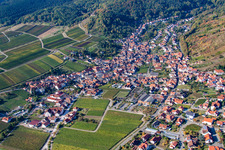 Vue aérienne de Chambre de mai à le quartier SaintMartin in Sankt Martin dans le département Rhénanie-Palatinat, Allemagne