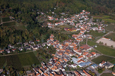 Enregistrement par drone de Burrweiler dans le département Rhénanie-Palatinat, Allemagne