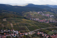 Quartier Oberhofen in Pleisweiler-Oberhofen dans le département Rhénanie-Palatinat, Allemagne vue du ciel