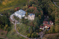 Vue aérienne de Site clinique du centre de rééducation de la clinique de rééducation BioMed - clinique spécialisée en oncologie, immunologie et hyperthermie à Bad Bergzabern dans le département Rhénanie-Palatinat, Allemagne