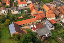 Vue oblique de Domaine viticole de Gnägy à le quartier Rechtenbach in Schweigen-Rechtenbach dans le département Rhénanie-Palatinat, Allemagne