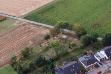 Vue aérienne de Aire de jeux à Dörniggraben à Minfeld dans le département Rhénanie-Palatinat, Allemagne