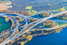 Vue aérienne de Croix de Worther à Wörth am Rhein dans le département Rhénanie-Palatinat, Allemagne