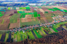 Vue aérienne de Saarstrasse depuis le sud-ouest à Kandel dans le département Rhénanie-Palatinat, Allemagne