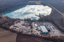 Vue aérienne de Lac de carrière Heidelberg Materials Mineralik à Hagenbach dans le département Rhénanie-Palatinat, Allemagne